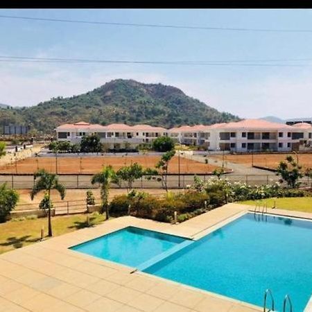Appartamento Mizzle Lonavala Esterno foto