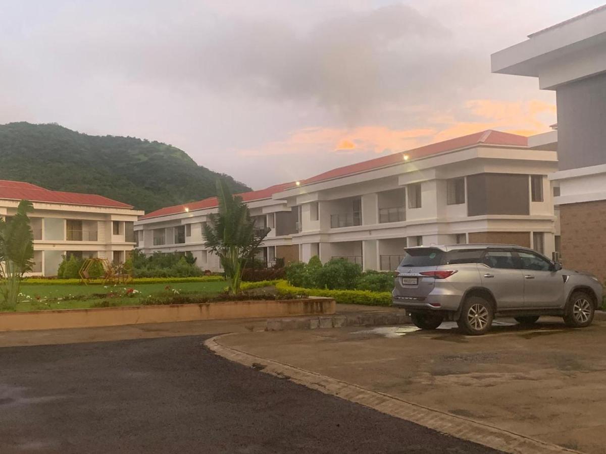 Appartamento Mizzle Lonavala Esterno foto