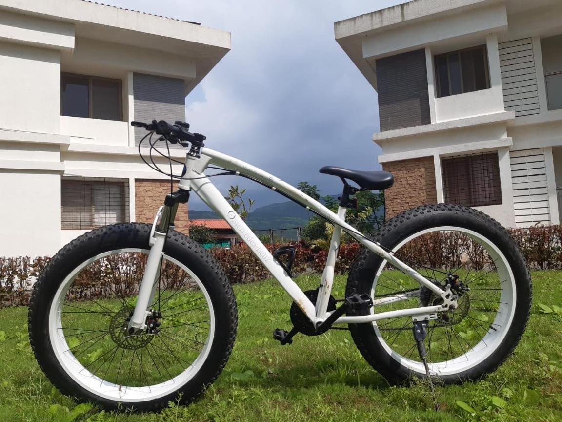 Appartamento Mizzle Lonavala Esterno foto