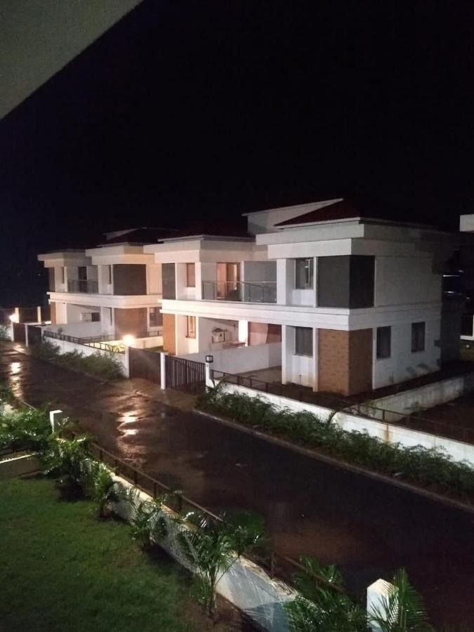 Appartamento Mizzle Lonavala Esterno foto