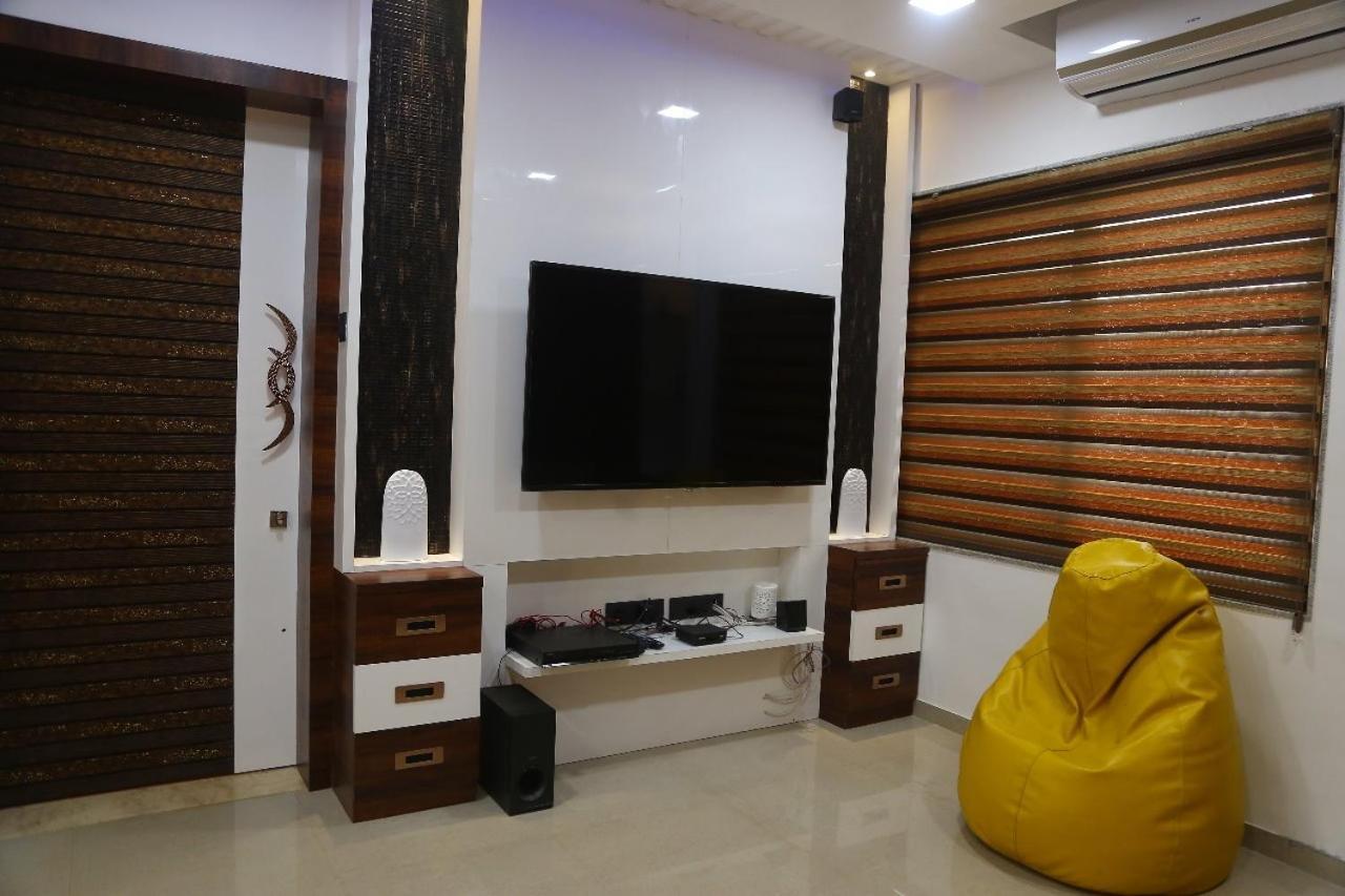 Appartamento Mizzle Lonavala Esterno foto
