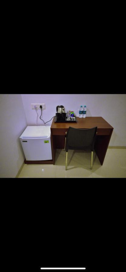 Appartamento Mizzle Lonavala Esterno foto