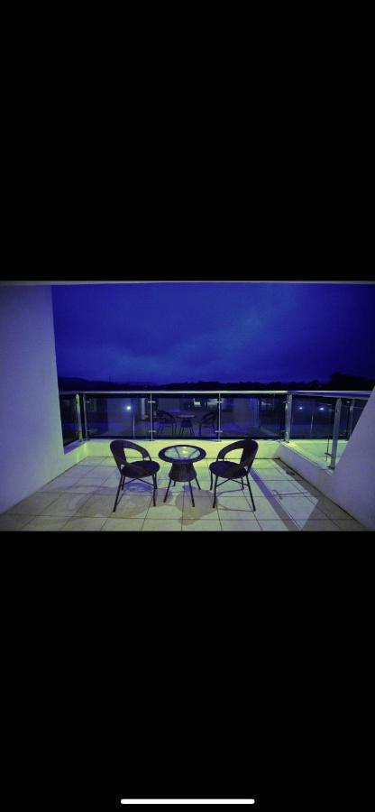 Appartamento Mizzle Lonavala Esterno foto