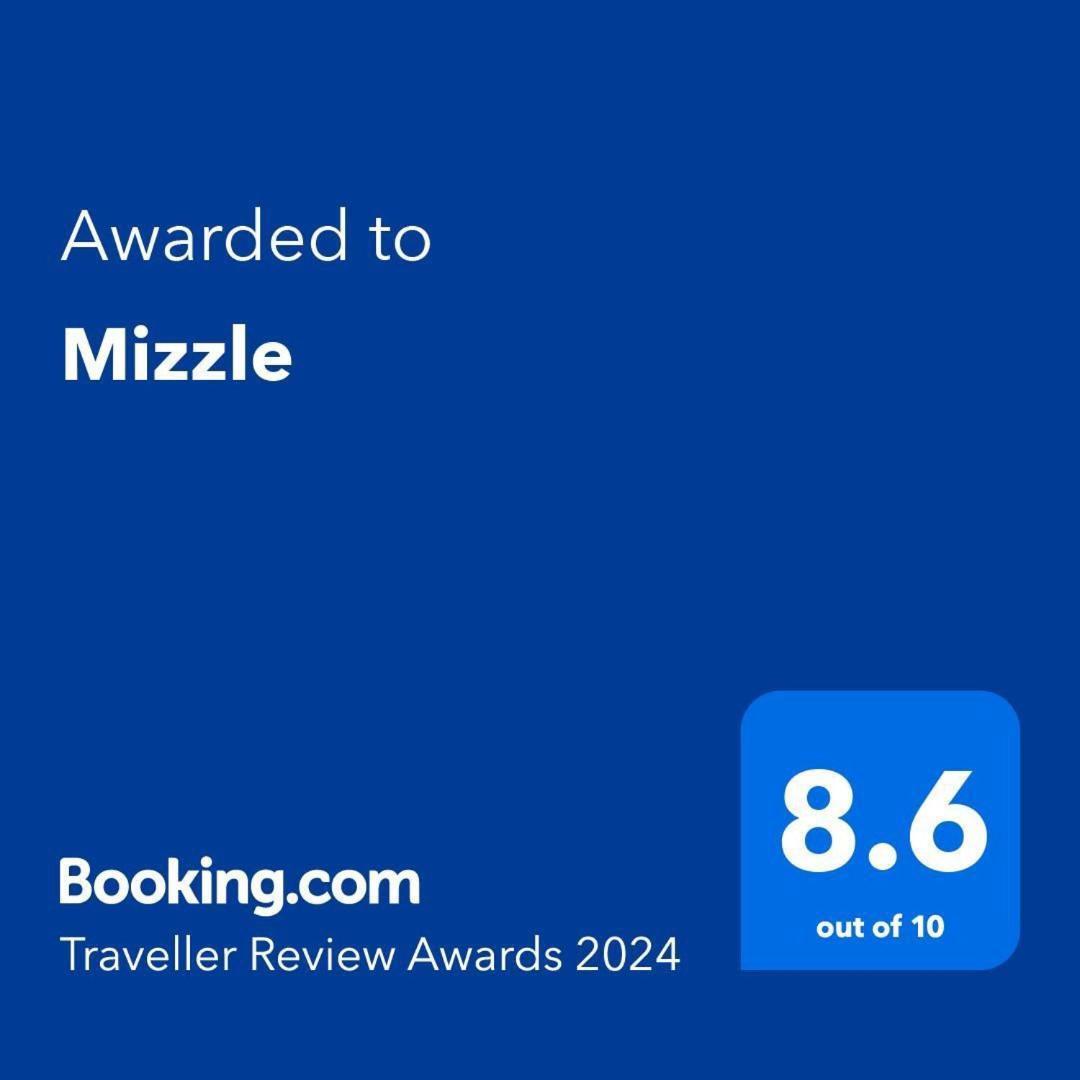 Appartamento Mizzle Lonavala Esterno foto